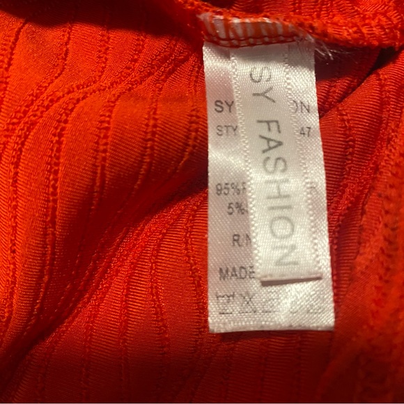 SY FASHION Crop Top Deep V Neck Full Zip Red Slimming Size Medium - Picture 9 of 9